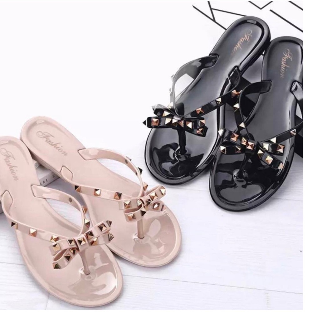 NWT Studded Bow Jelly Flip Flip Flats Sandals like valentino